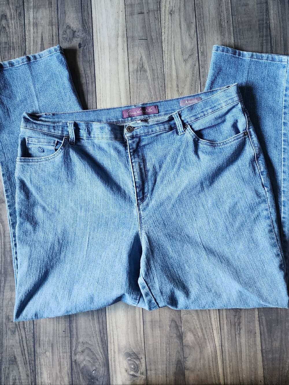 Gloria Vanderbilt Light Blue Women’s Jeans - Classic Straight Fit